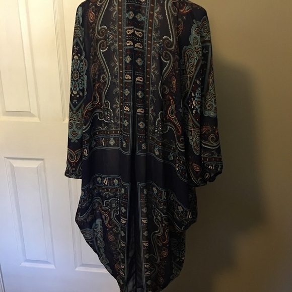 Haute Monde Blue KimonoXL with Asymmetrical Hem and Bohemian Pattern - Picture 5 of 6